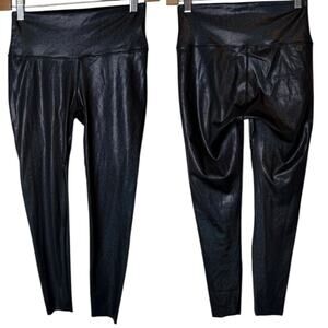 AR-33 Mid Rise Shimmer Leggings Black